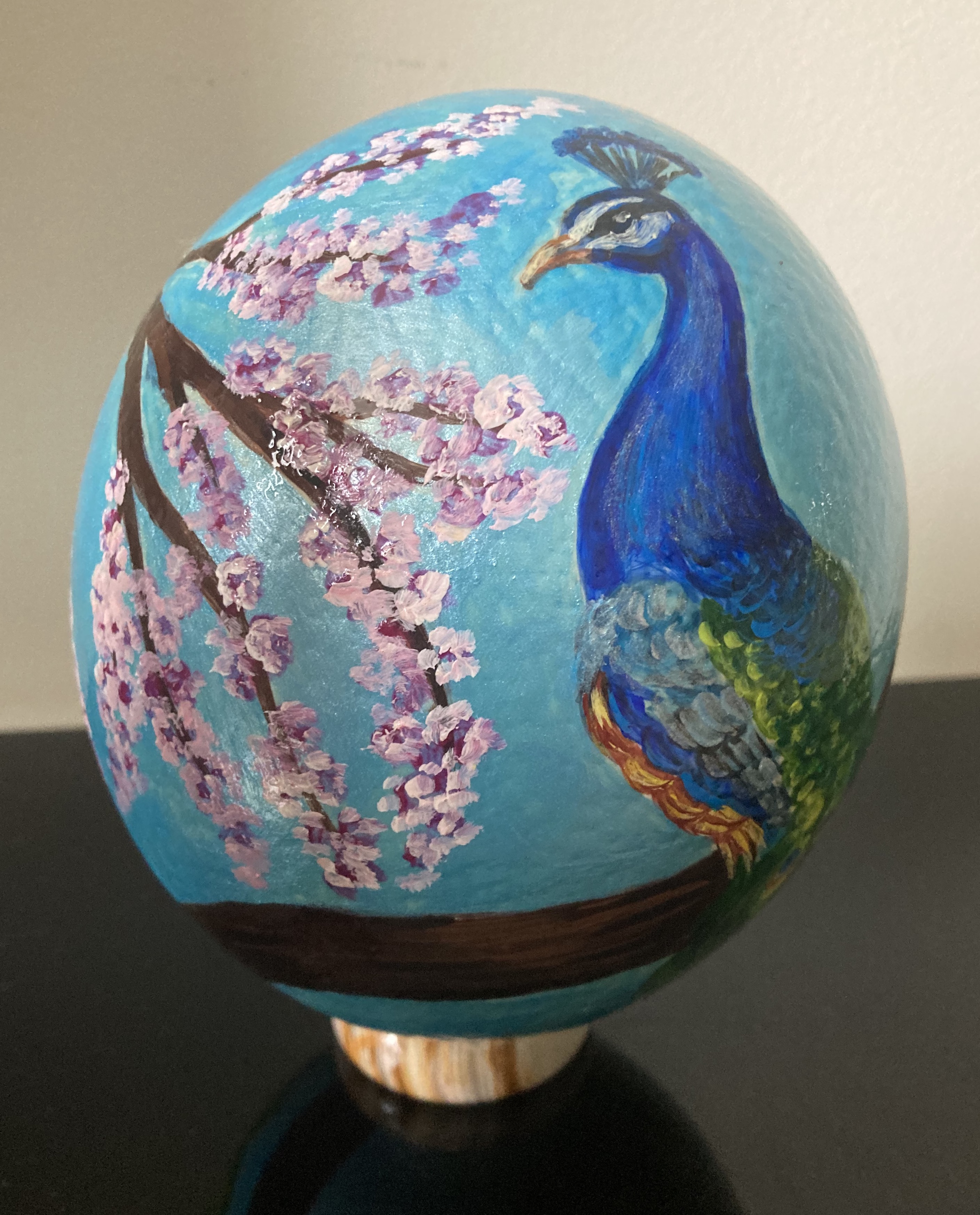 "Японска градина", черупка от щраусово яйце, акрилни бои, финиш лак, стойка, художник Диляна Колева